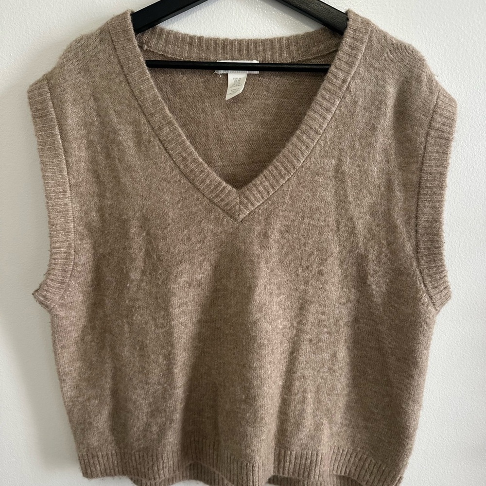 H&M Sweater Vest